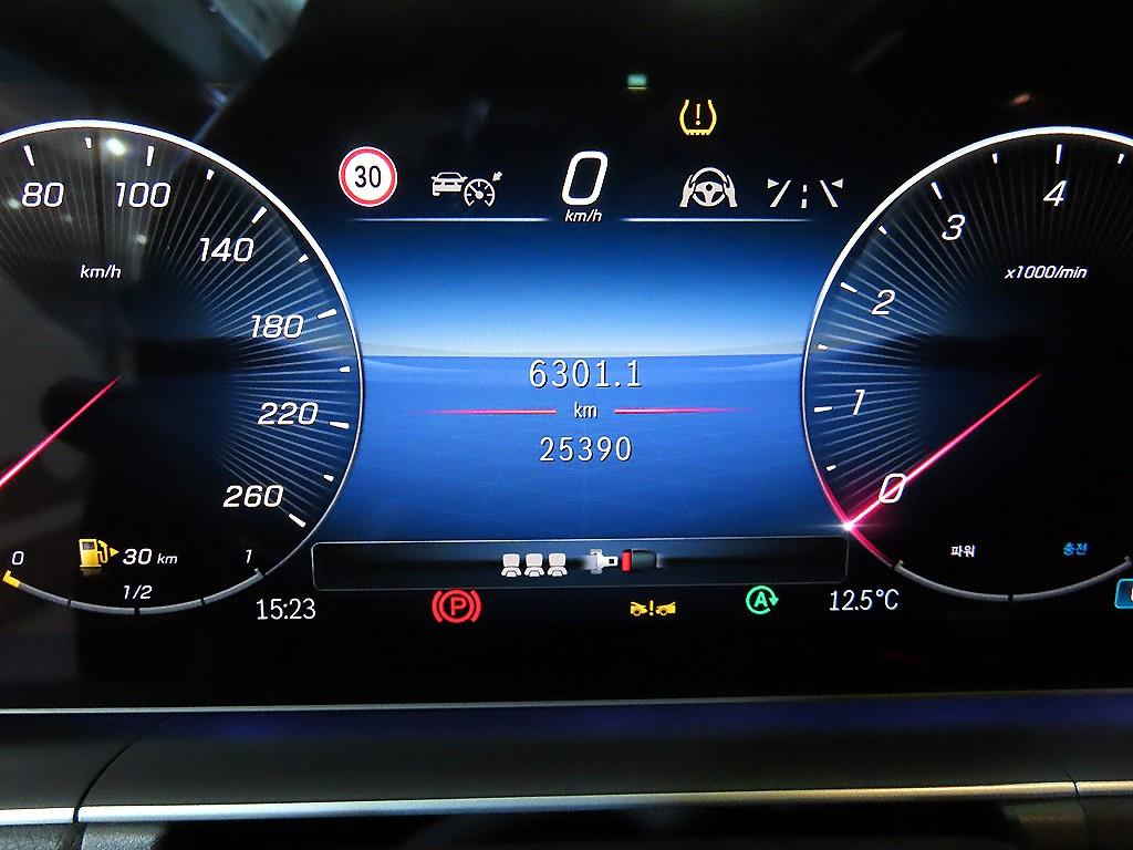 Mercedes Benz GLE Class - Vista 9