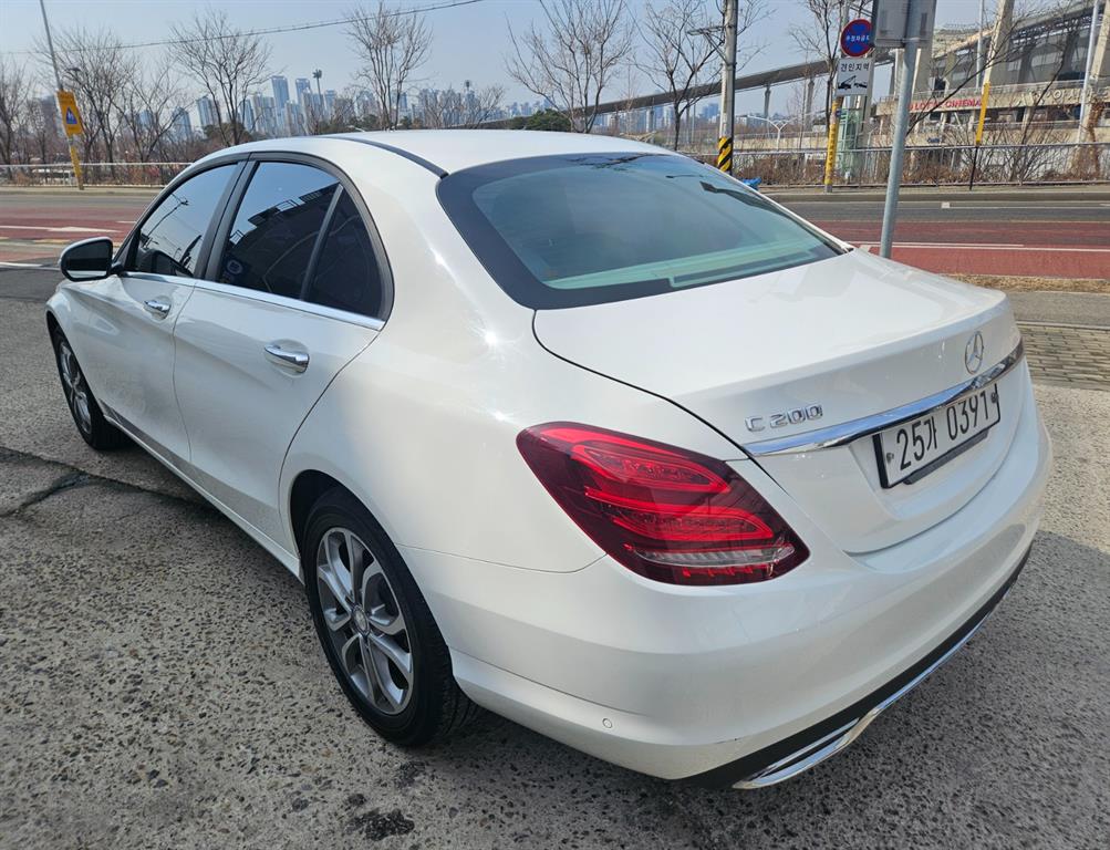 Mercedes Benz C Class - Vista 3