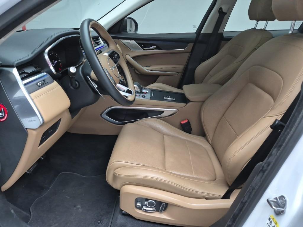 Jaguar F-PACE - Vista 11