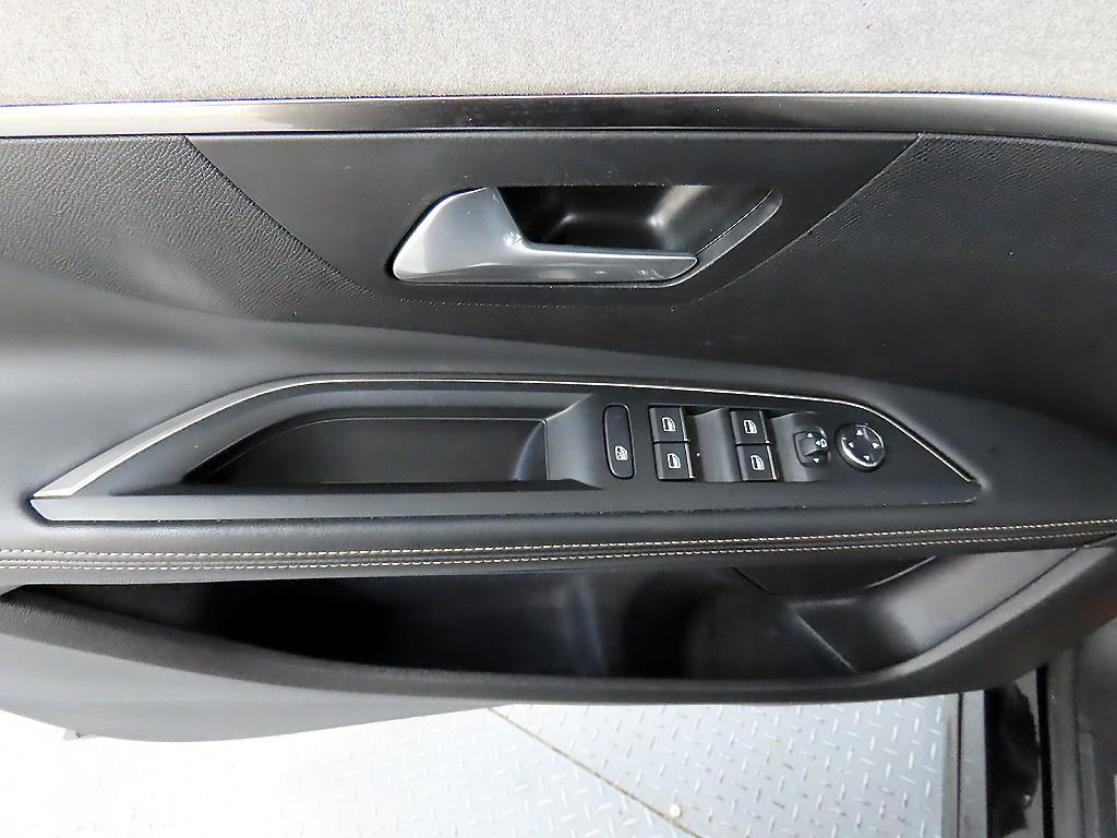 Peugeot 5008 - Vista 11