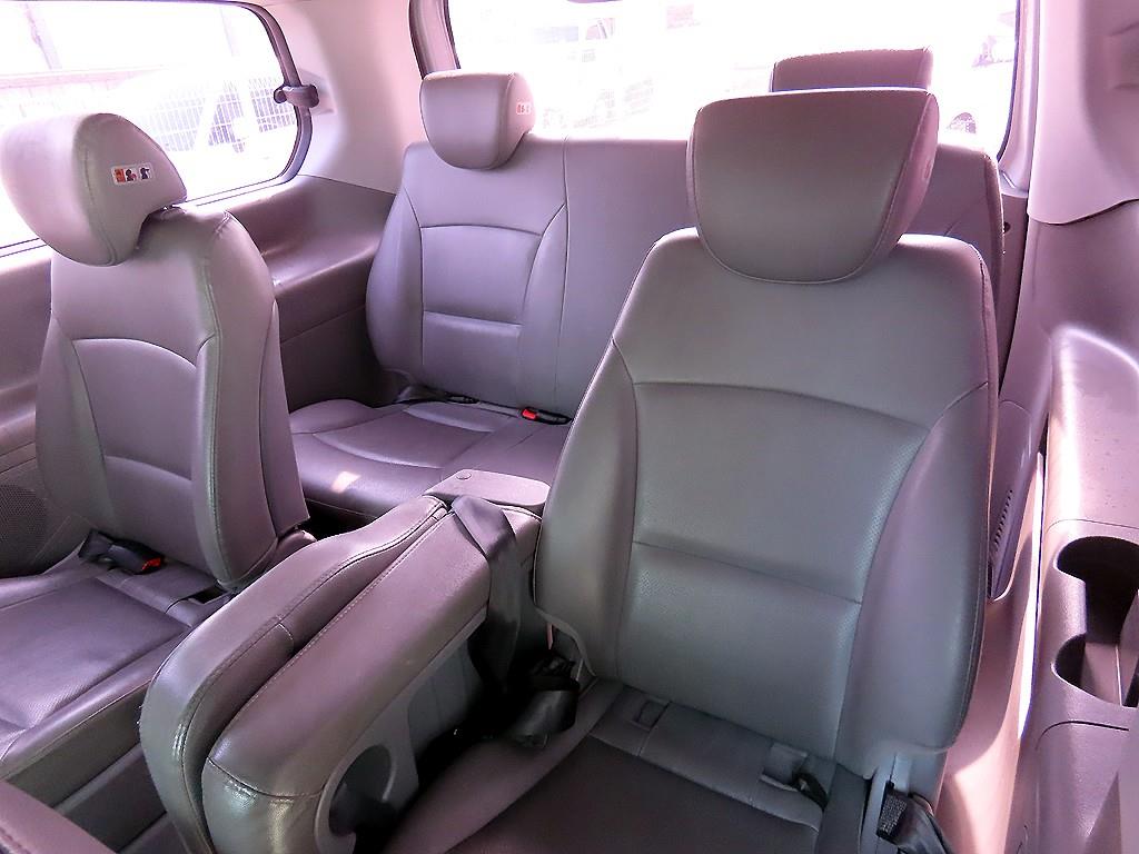 HYUNDAI Starex - Vista 7