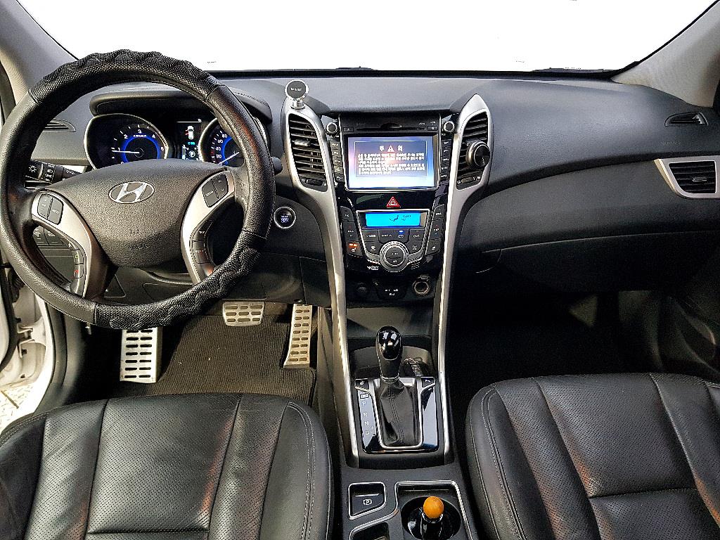 HYUNDAI i30 - Vista 5