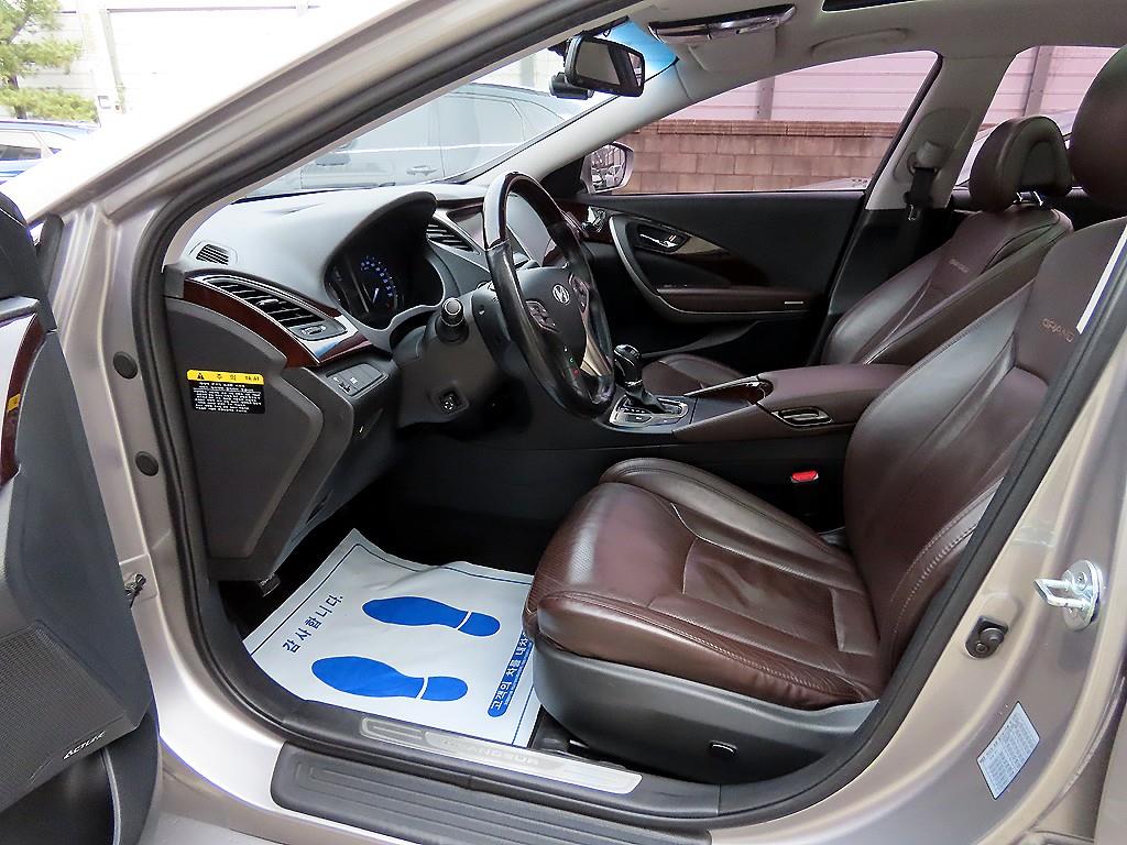 HYUNDAI Grandeur - Vista 5