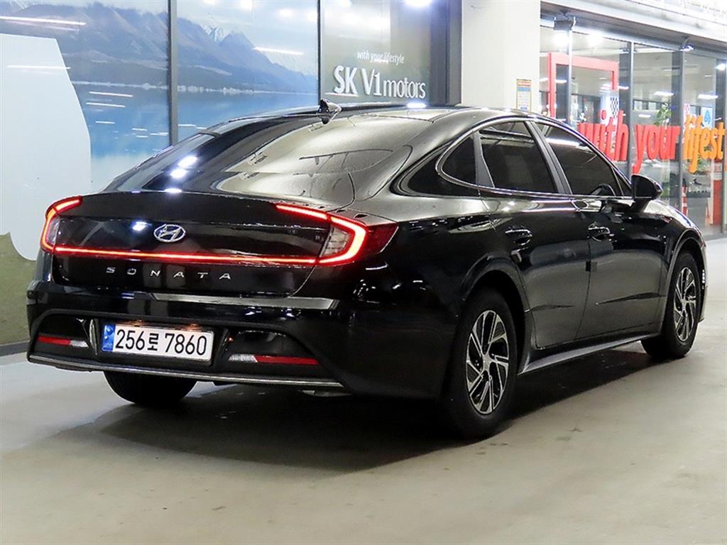 HYUNDAI Sonata - Vista 4