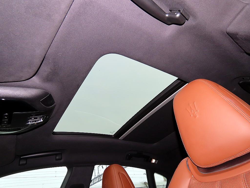 Maserati Levante 2019 Gris - Importación desde Corea - HF Imports Iquique - Foto 16