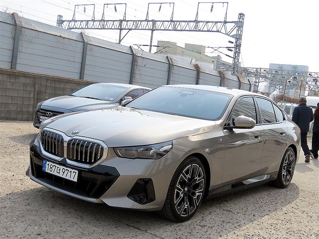 BMW 5 Series - Vista 2