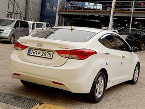 HYUNDAI Avante - Vista 8