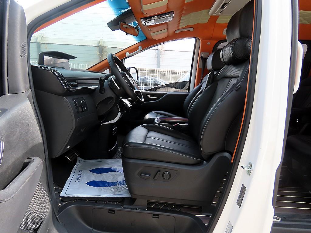 HYUNDAI Staria - Vista 5