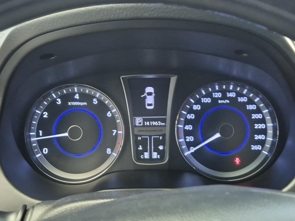 HYUNDAI Grandeur - Vista 12