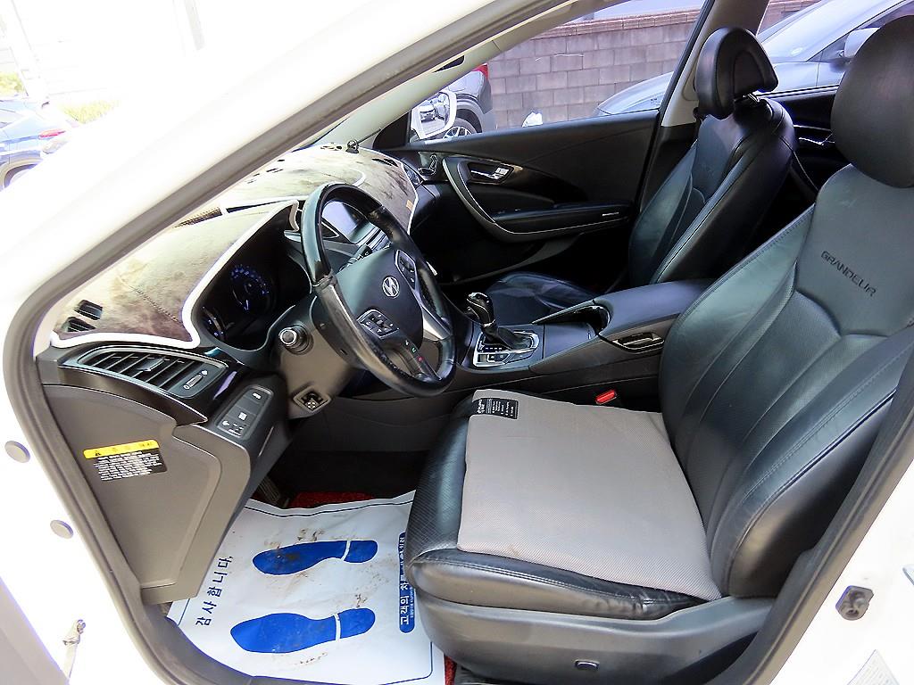 HYUNDAI Grandeur - Vista 5