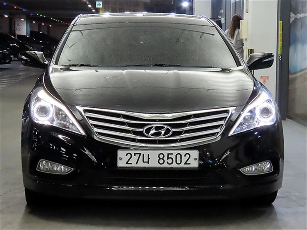 HYUNDAI Grandeur - Vista 2