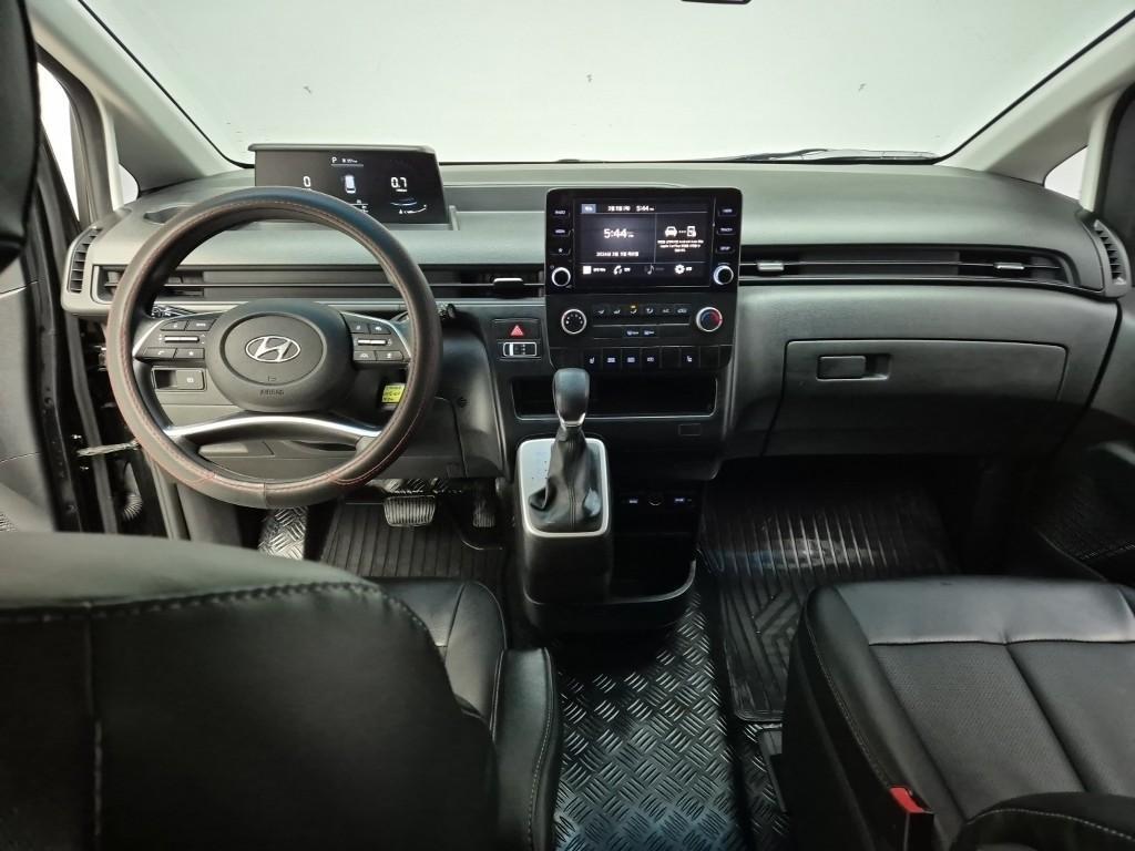 HYUNDAI Staria - Vista 8