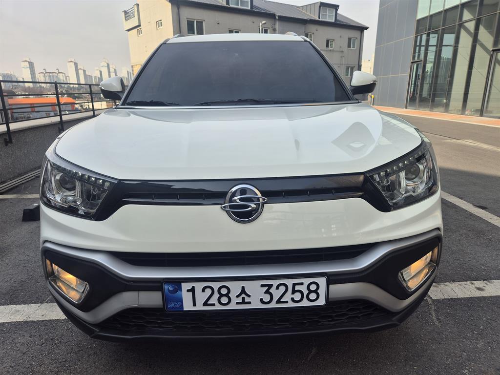 Ssangyong Tivoli 2019 Blanco - Importación desde Corea - HF Imports Iquique - Foto 1
