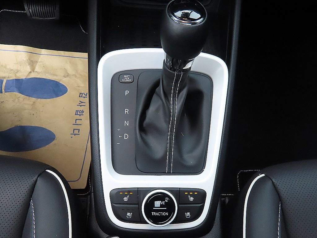 HYUNDAI Venue - Vista 10