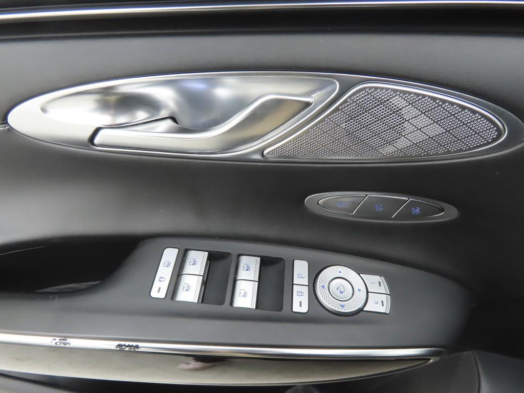 Genesis GV70 - Vista 9