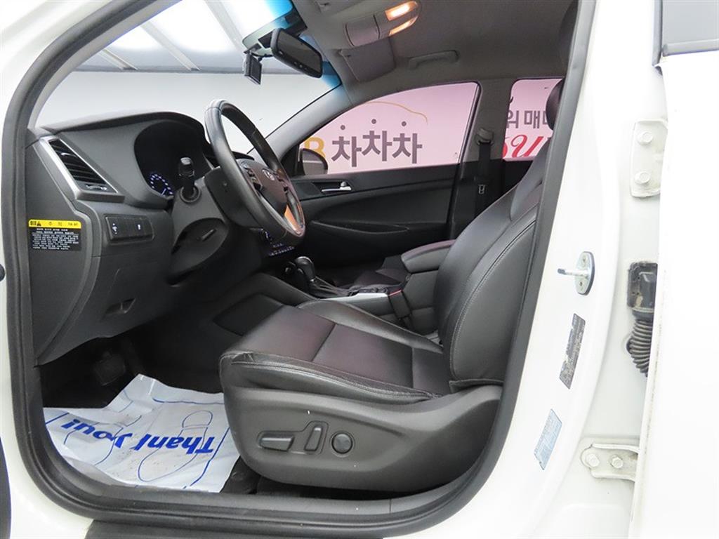 HYUNDAI Tucson - Vista 5