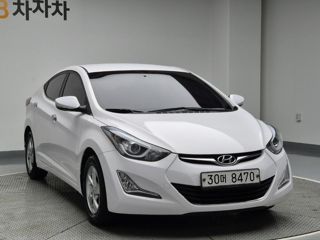 HYUNDAI Avante - Vista 4