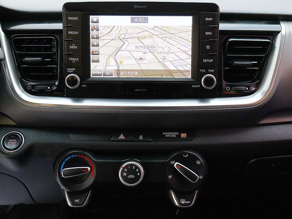 KIA Stonic 2018 Blanco - Importación desde Corea - HF Imports Iquique - Foto 9