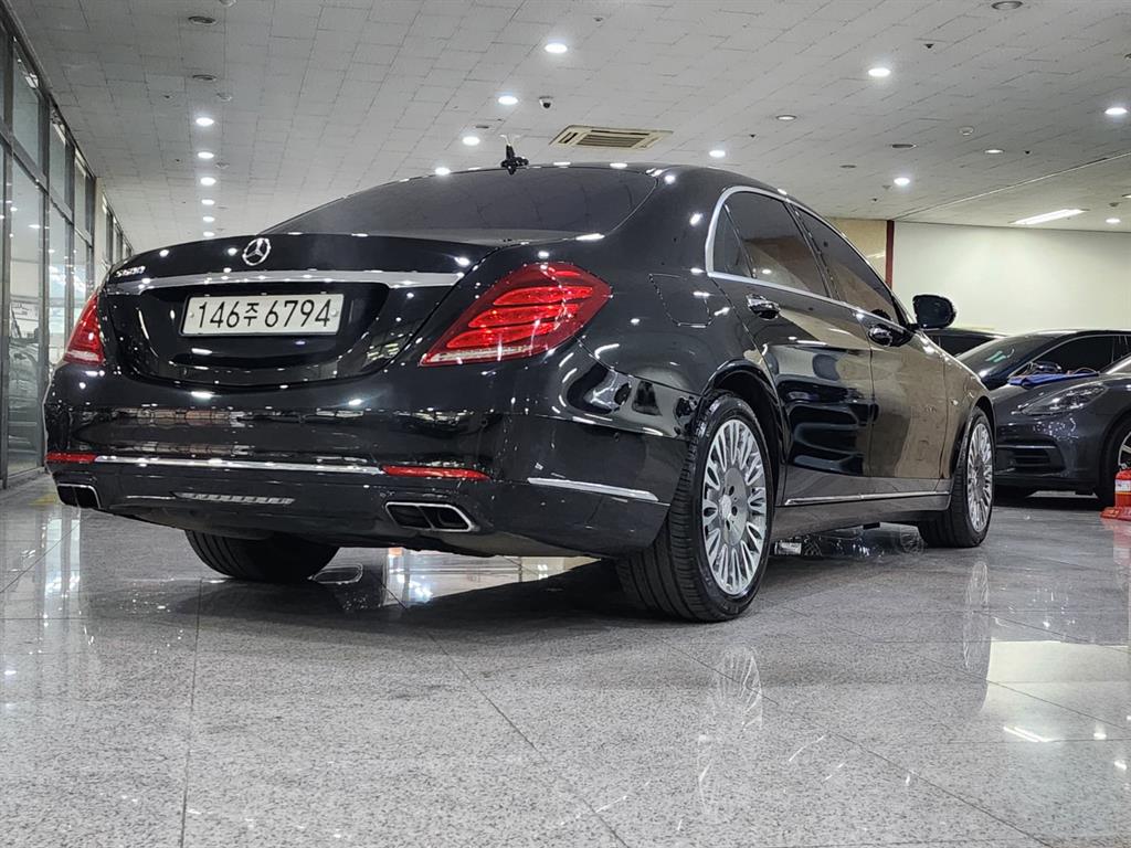 Mercedes Benz S Class - Vista 3