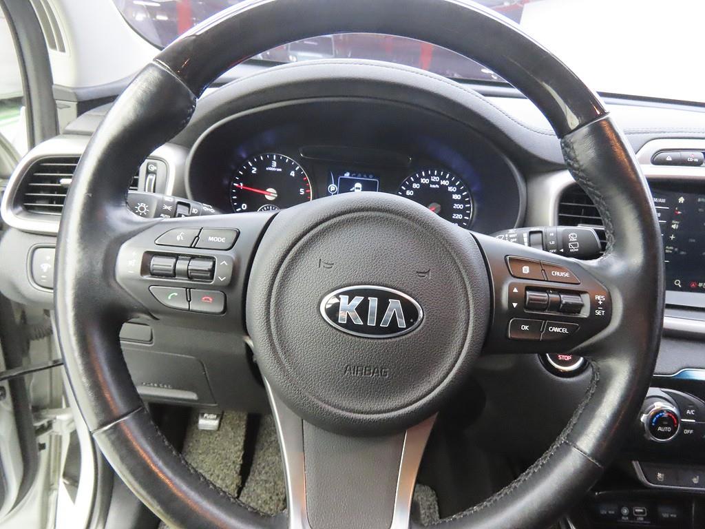 KIA Sorento - Vista 8