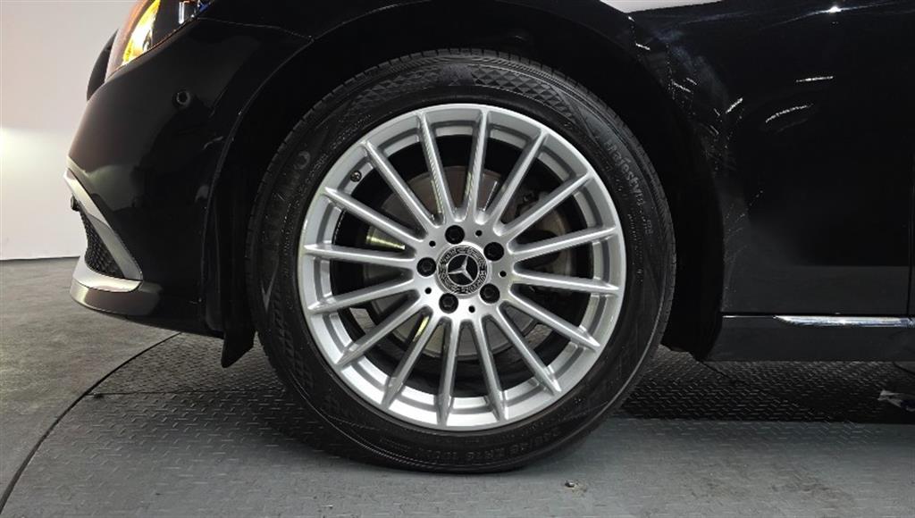 Mercedes Benz E class - Vista 5