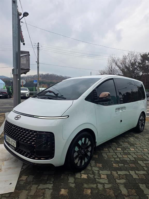 HYUNDAI Staria - Vista 2