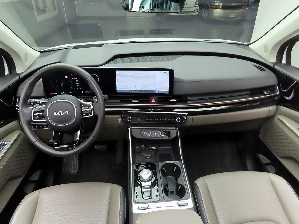 KIA Carnival - Vista 8