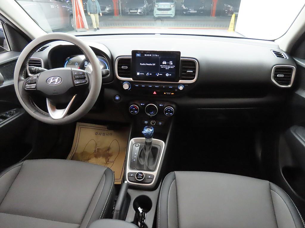HYUNDAI Venue - Vista 5