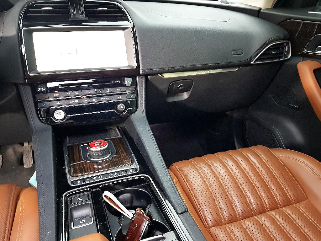 Jaguar F-PACE - Vista 10