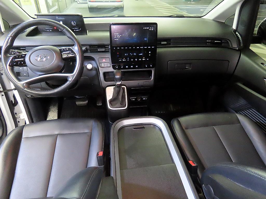 HYUNDAI Staria - Vista 10