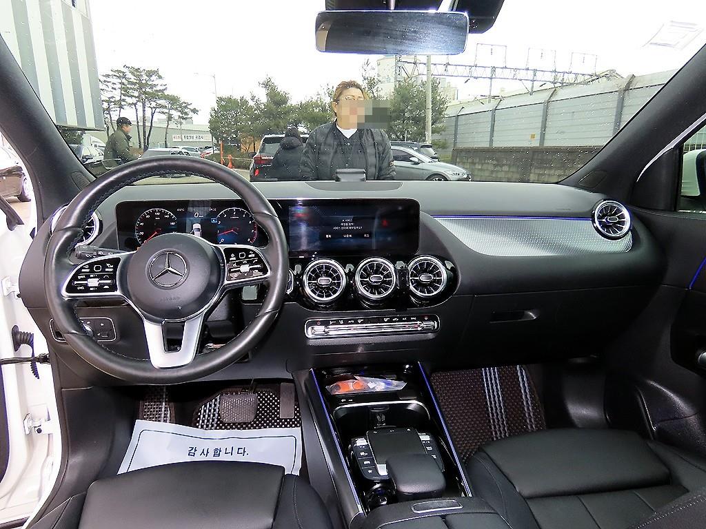 Mercedes Benz GLA Class - Vista 7