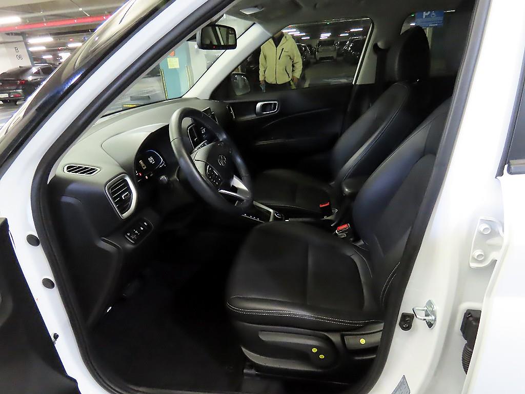 HYUNDAI Venue - Vista 6