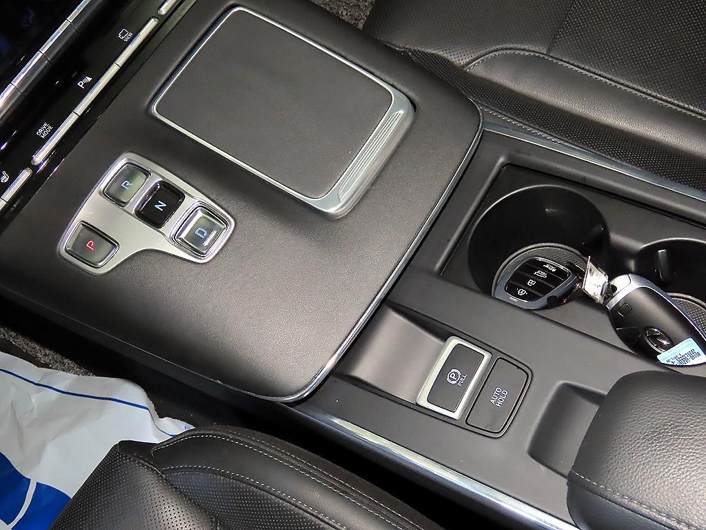 HYUNDAI Grandeur - Vista 12