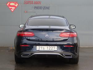 Mercedes Benz E class - Vista 8