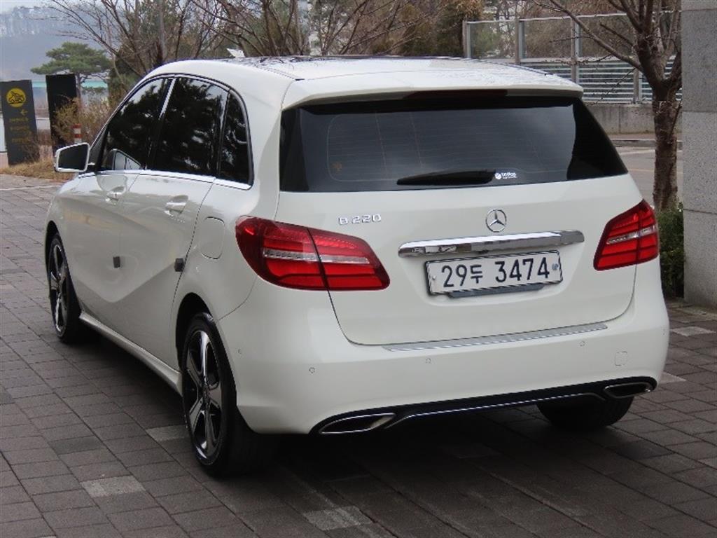 Mercedes Benz B Class (MY B) - Vista 7