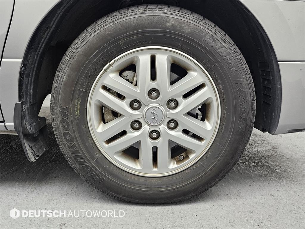 HYUNDAI Starex - Vista 5