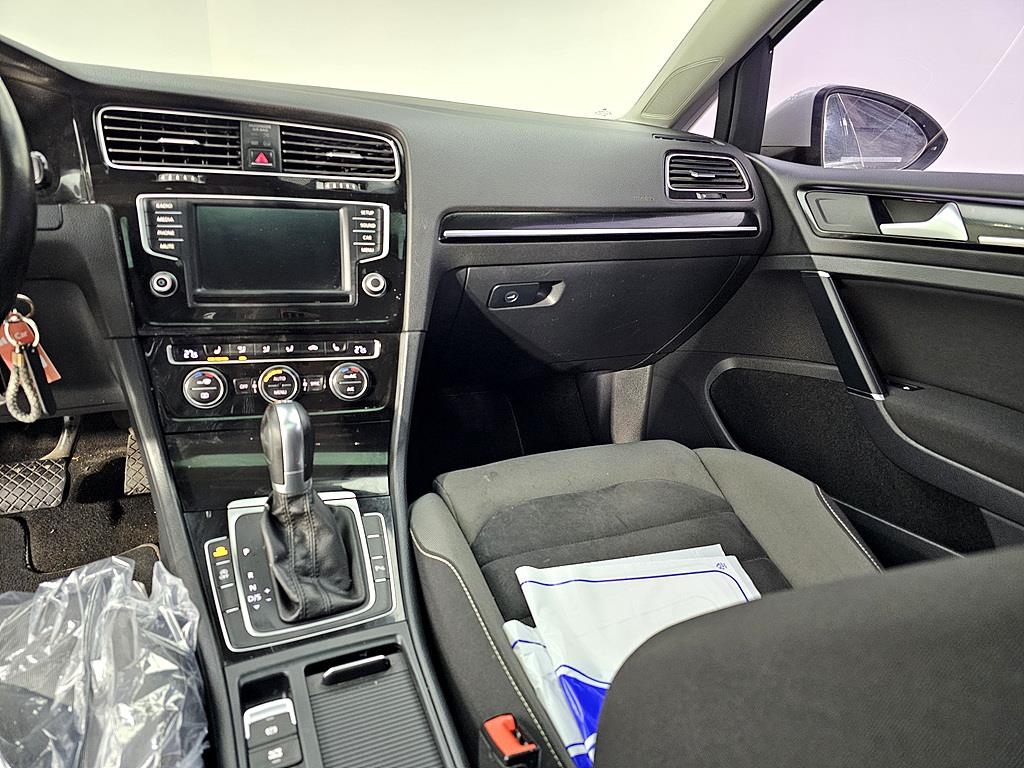 Volkswagen Golf - Vista 10