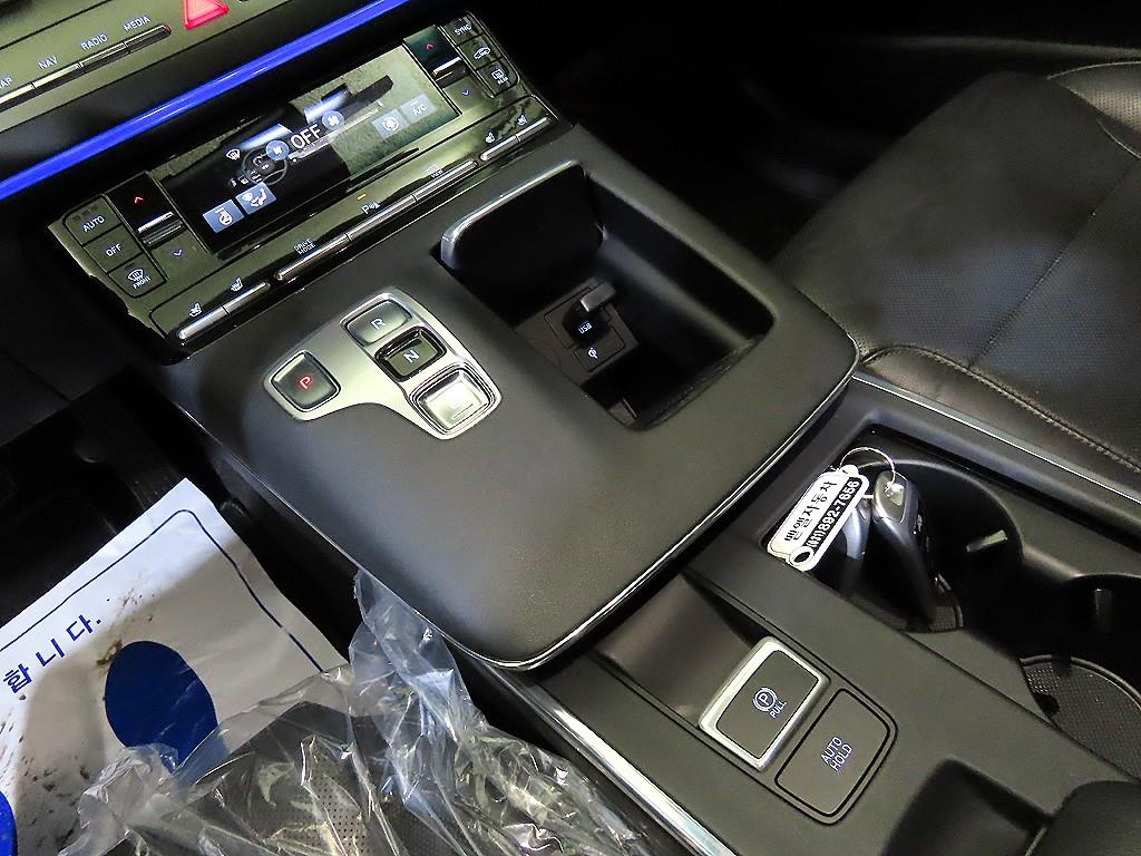 HYUNDAI Grandeur - Vista 12