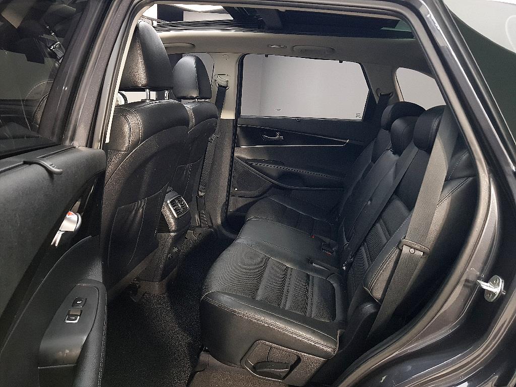 KIA Sorento - Vista 9