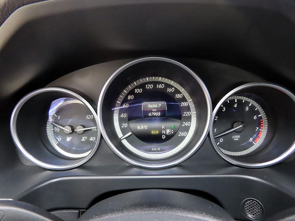 Mercedes Benz E class - Vista 9