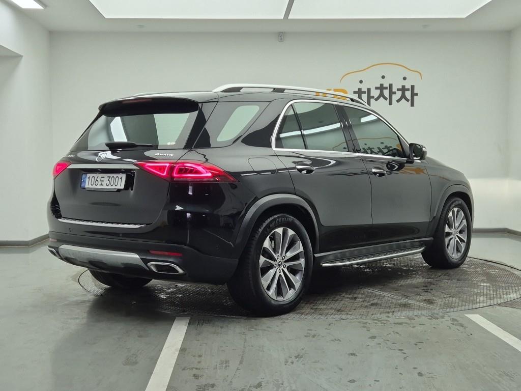 Mercedes Benz GLE Class - Vista 4