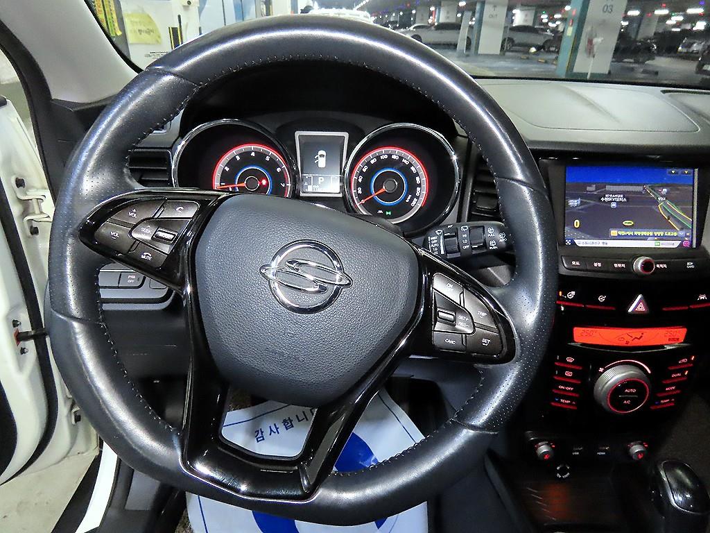 Ssangyong Tivoli - Vista 8