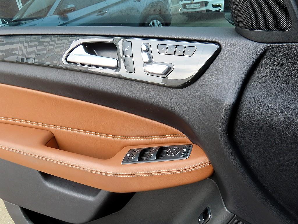 Mercedes Benz GLE Class - Vista 11