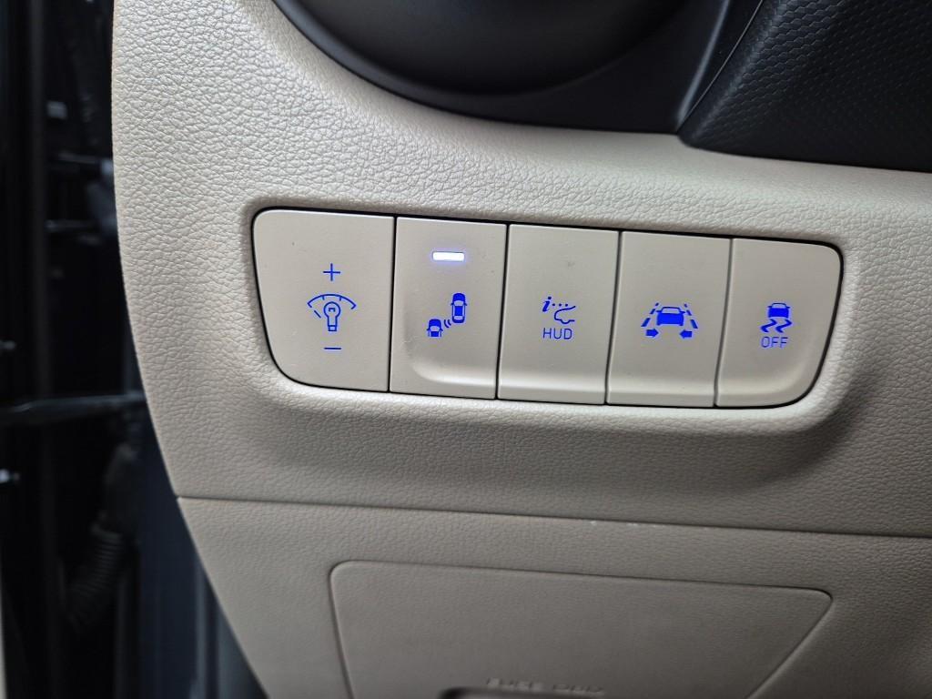 HYUNDAI Kona - Vista 5