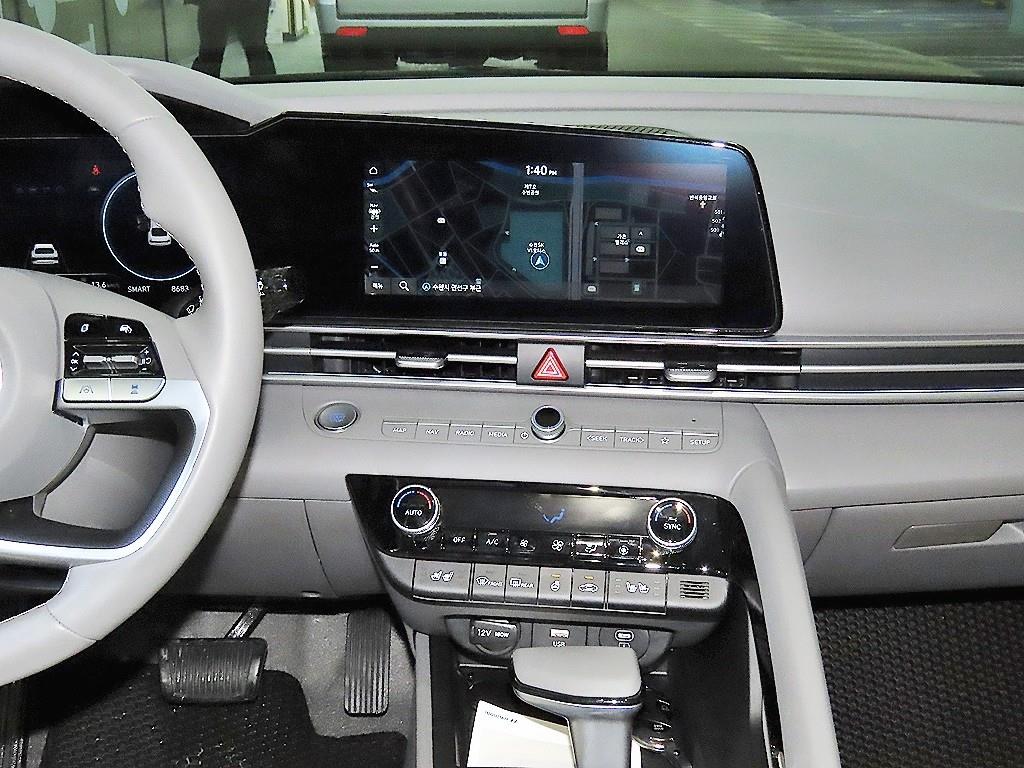 HYUNDAI Avante - Vista 11