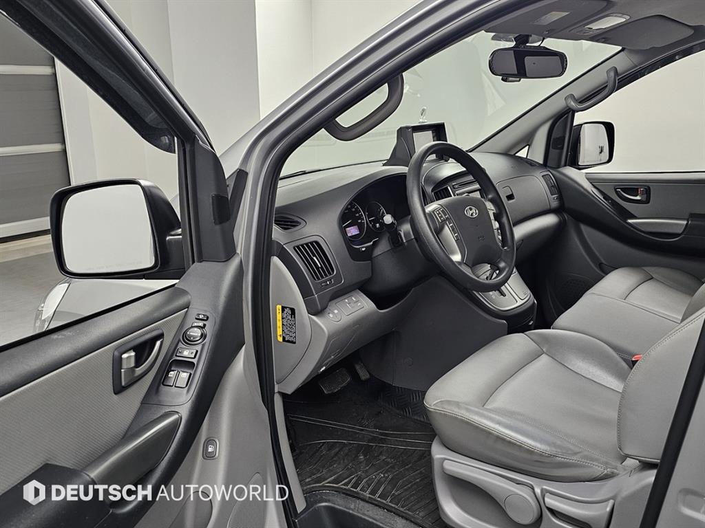 HYUNDAI Starex - Vista 11