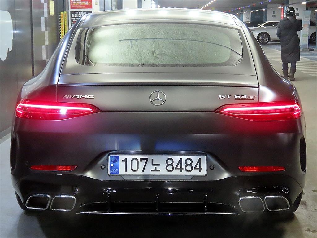 Mercedes Benz AMG GT - Vista 5