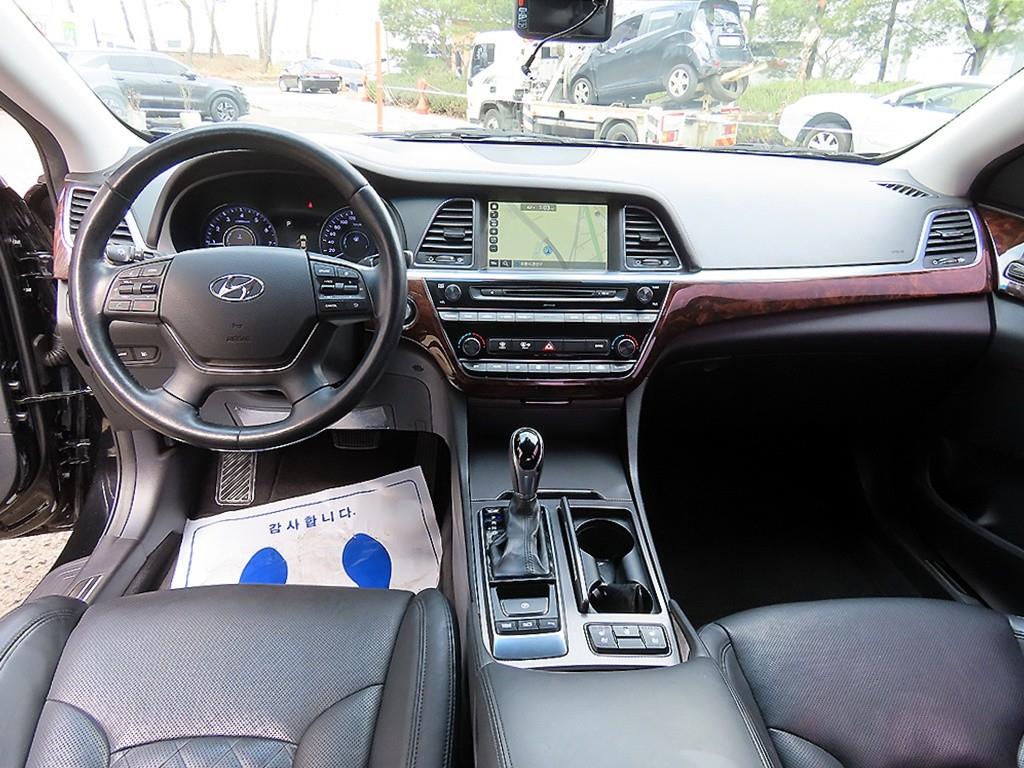 HYUNDAI Aslan - Vista 7