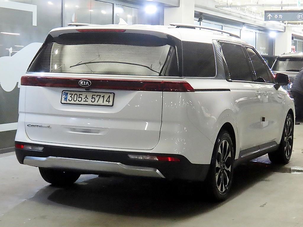 KIA Carnival - Vista 4