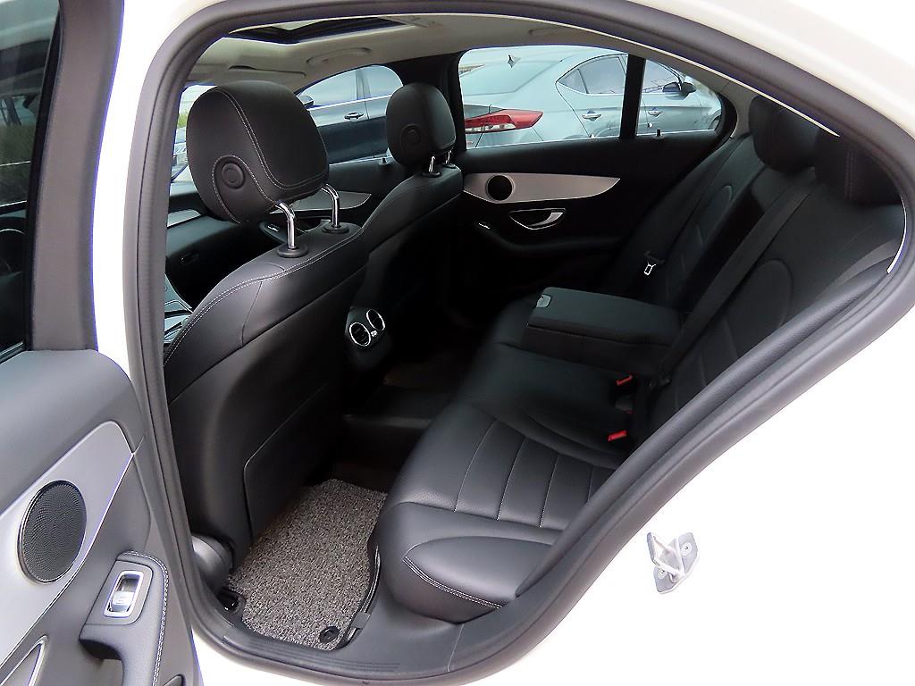 Mercedes Benz C Class - Vista 6